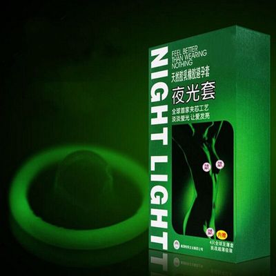 Zerosky Fluorescence Condoms Special Condoms Noctilucent 3 Glow In The Dark Condoms + 4 Ultra-thin Condoms Sex Products