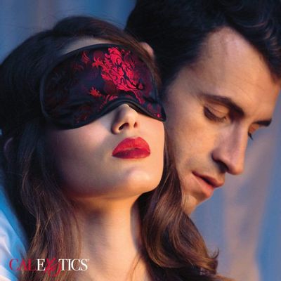 California Exotics - Scandal Blackout Eye Mask (Red)